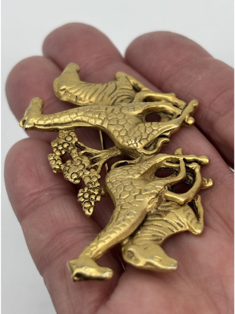 Vintage AJC Safari Stampede Brooch Pin 1970s or 80s Gold Tone Dimensional Signed - Picture 12 of 16
